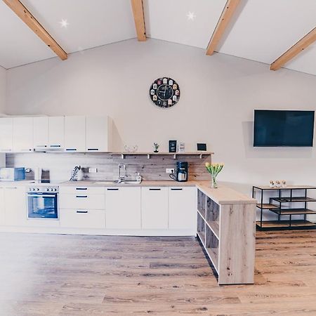 Grosse Ferienwohnung Mit Balkon Und Perfekter Lage Eggenthal Eksteriør billede