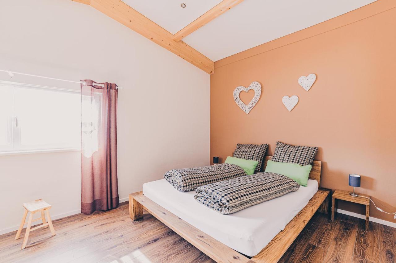 Grosse Ferienwohnung Mit Balkon Und Perfekter Lage Eggenthal Eksteriør billede